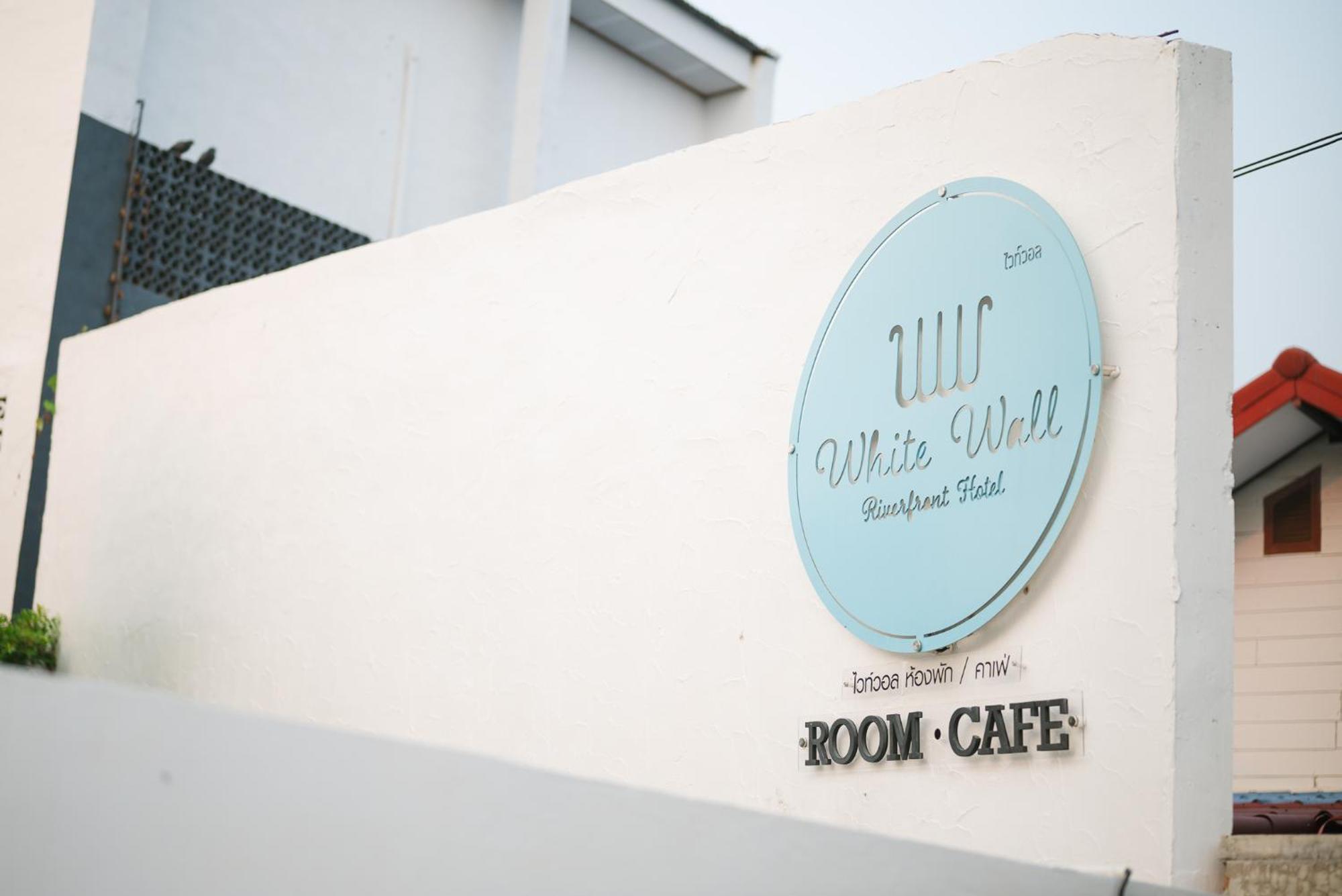 White Wall Riverfront Hotel Kamphaeng Phet Esterno foto