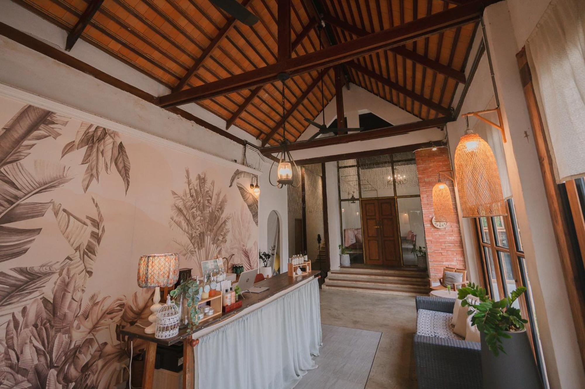 White Wall Riverfront Hotel Kamphaeng Phet Esterno foto