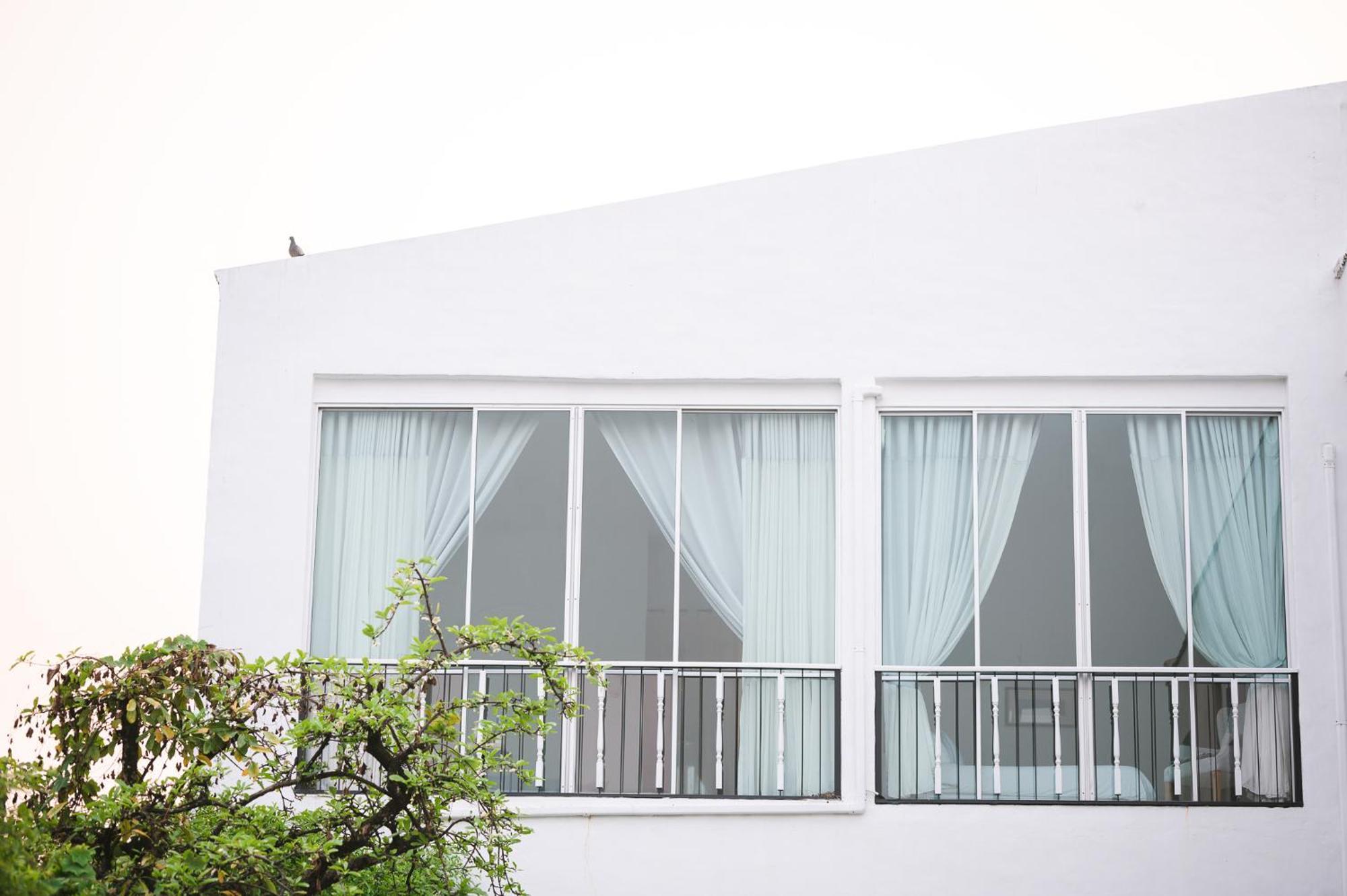 White Wall Riverfront Hotel Kamphaeng Phet Esterno foto