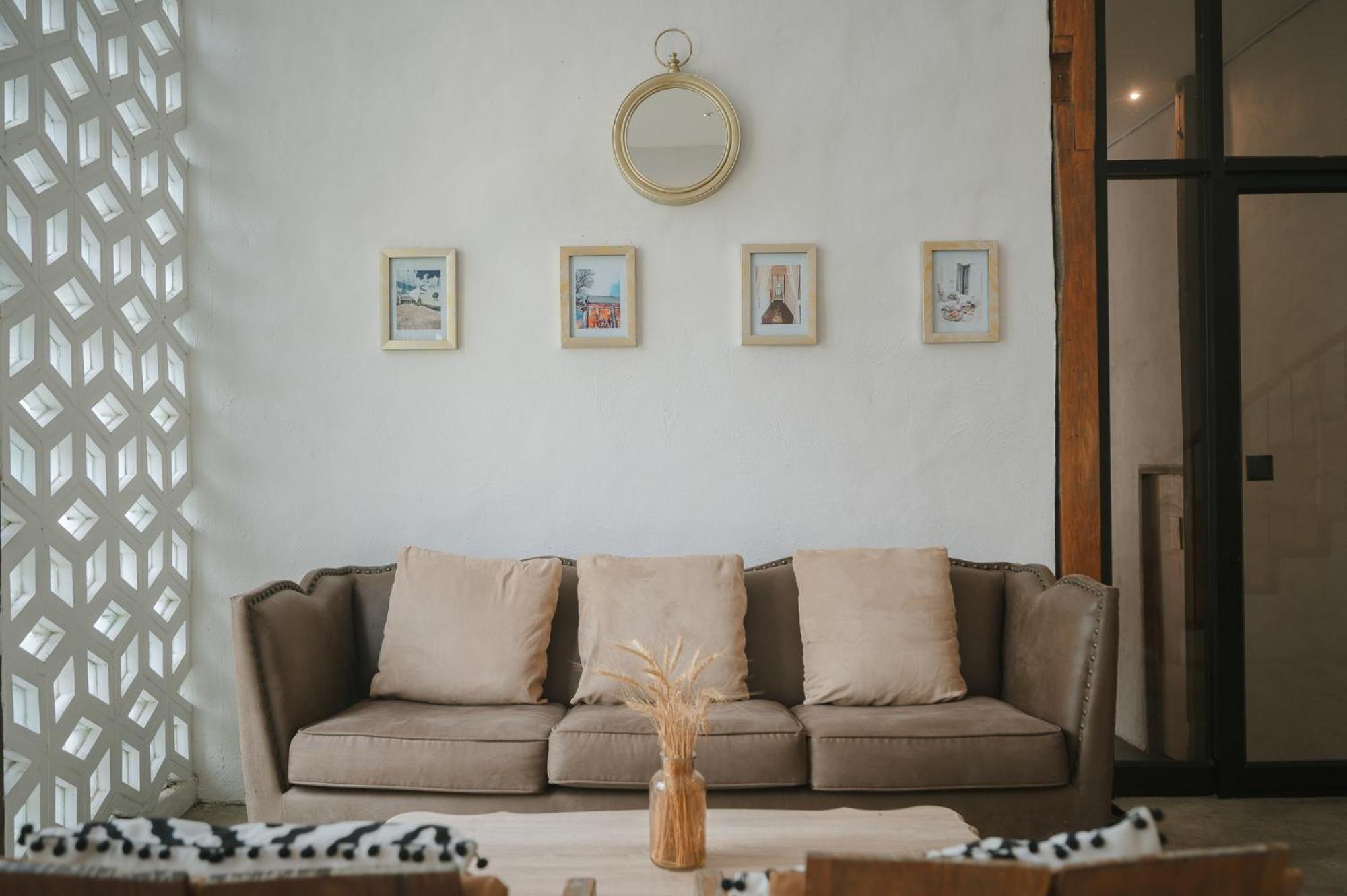 White Wall Riverfront Hotel Kamphaeng Phet Esterno foto