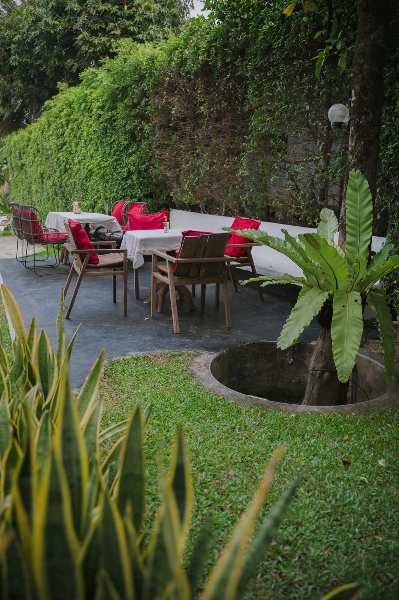White Wall Riverfront Hotel Kamphaeng Phet Esterno foto
